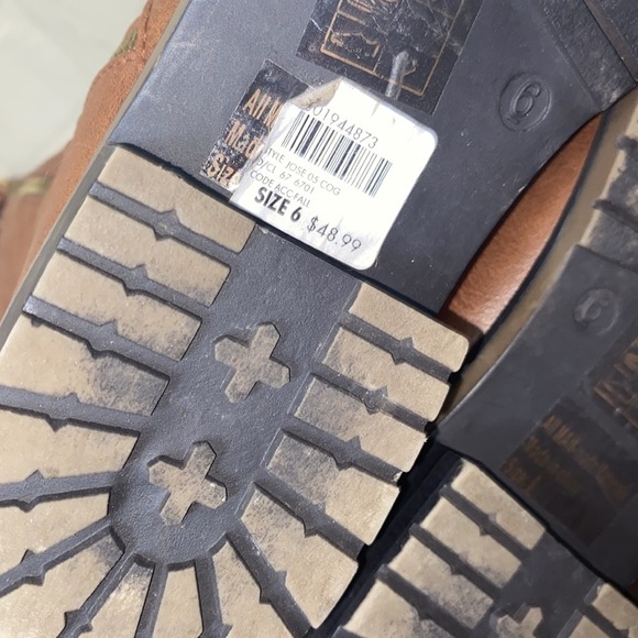 Charlotte Russe boots faux brown leather riding style quilted pattern - Picture 4 of 6